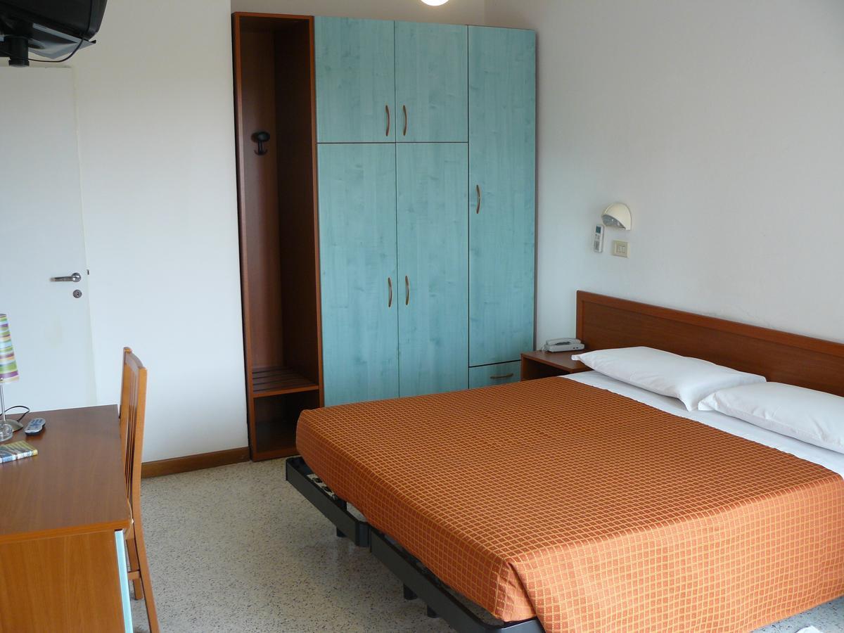 Hotel Sayonara มิลาโน แมริตทิมา ภายนอก รูปภาพ