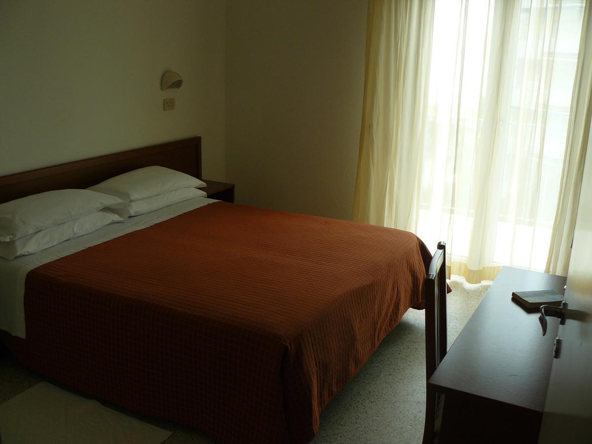 Hotel Sayonara มิลาโน แมริตทิมา ภายนอก รูปภาพ