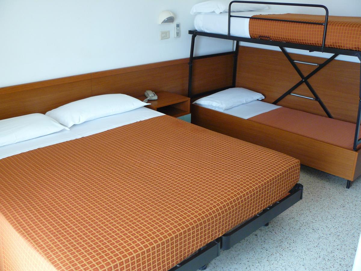 Hotel Sayonara มิลาโน แมริตทิมา ภายนอก รูปภาพ