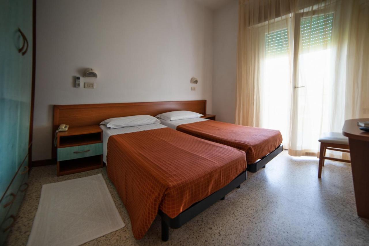 Hotel Sayonara มิลาโน แมริตทิมา ภายนอก รูปภาพ