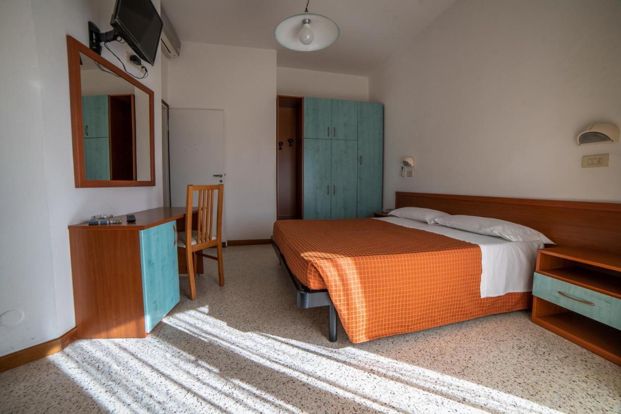 Hotel Sayonara มิลาโน แมริตทิมา ภายนอก รูปภาพ