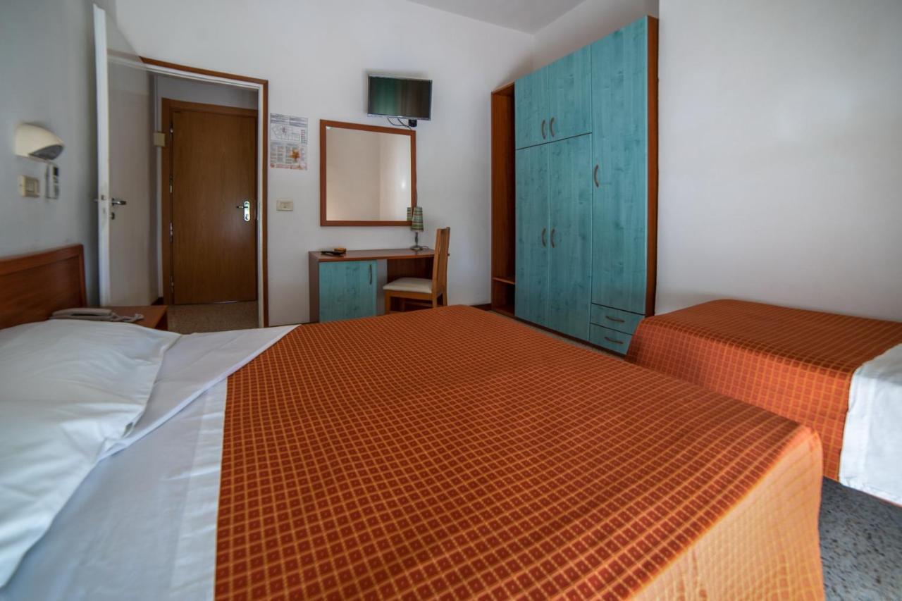 Hotel Sayonara มิลาโน แมริตทิมา ภายนอก รูปภาพ