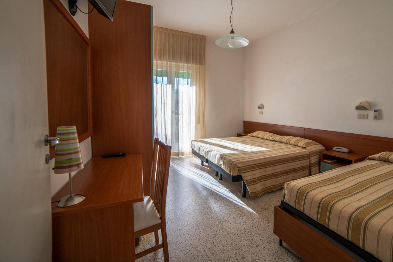 Hotel Sayonara มิลาโน แมริตทิมา ภายนอก รูปภาพ