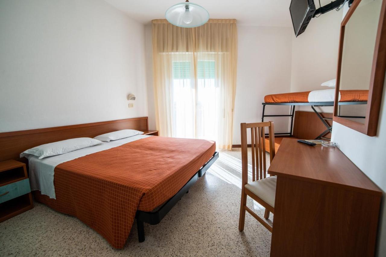 Hotel Sayonara มิลาโน แมริตทิมา ภายนอก รูปภาพ